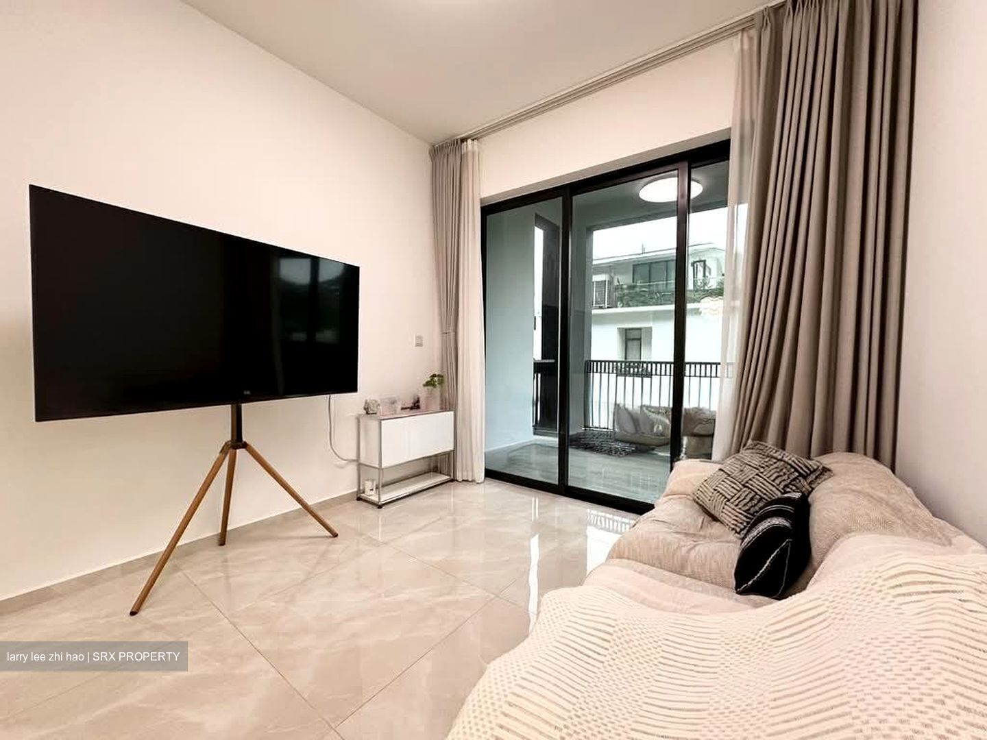 Mayfair Gardens (D21), Condominium #557687571